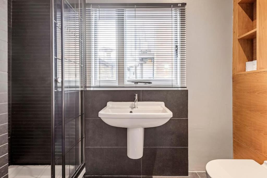 Spacious Home On Chapel Market London Bagian luar foto